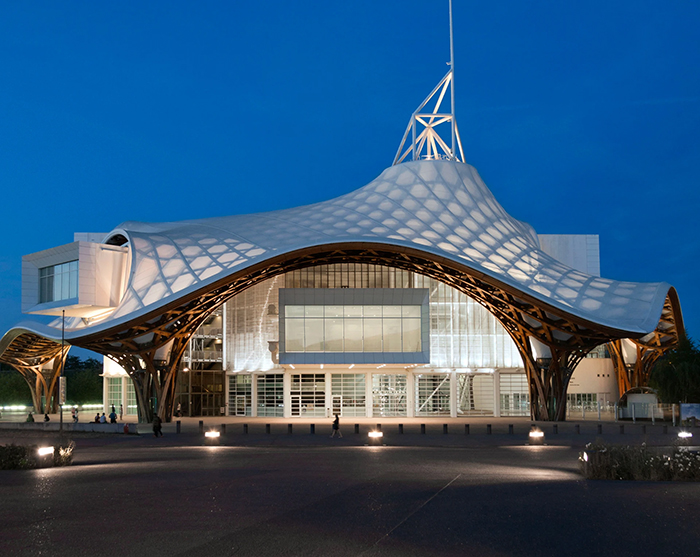 700Centre-Pompidou-Metz-by-Shigeru-Ban-and-Jean-de-Gastines_Photo © dezeen  (14).jpg